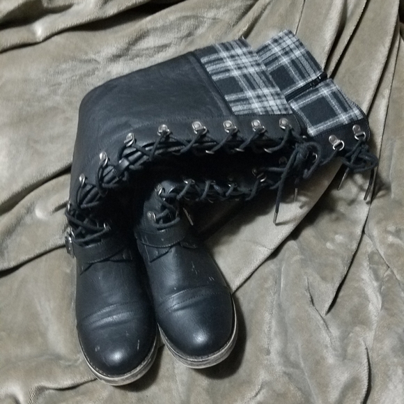 SOLD-- Black Lace-up Knee high Boots - Picture 7 of 7